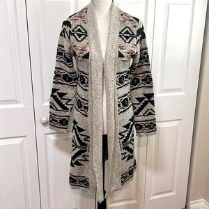 Northern Angel Azetc sweater/cardigan wonens  size M black & cream knit pattern